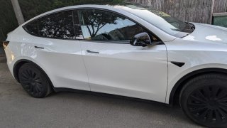 Tesla Model Y 2024