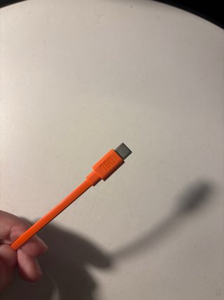 Cascos JBL Negros con Cable Naranja