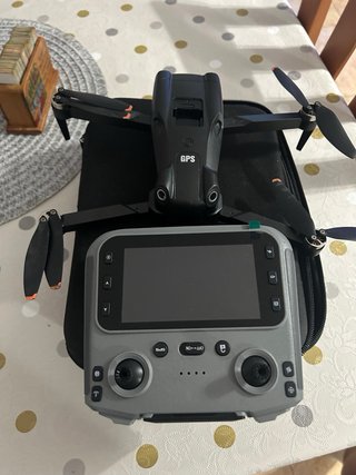 Dron V168 con mando y maletín