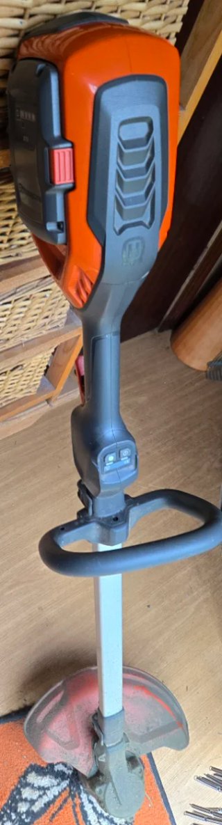 Desbrozadora a batería Husqvarna