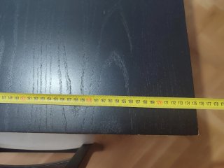 Mesa de comedor con 6 sillas oscuras