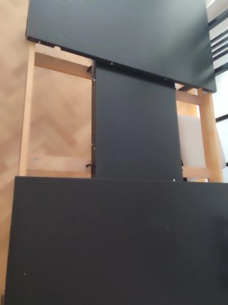 Mesa de comedor con 6 sillas oscuras