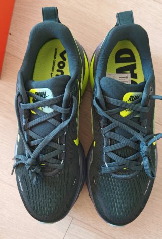 Nike Vomero 18 Talla 40 Unisex Verde/Amarillo