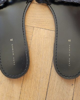Sandalias planas Zara