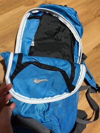 Mochila azul ligera