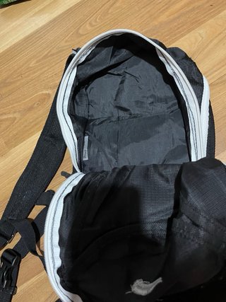 Mochila negra ligera