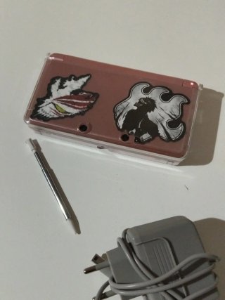 Nintendo 3DS Rosa + Cargador y Lápiz