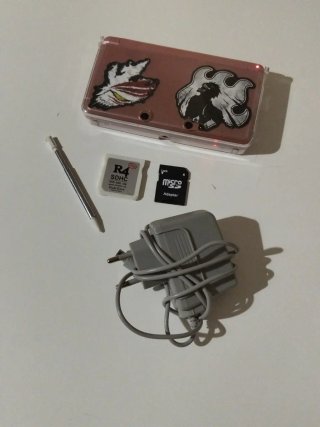Nintendo 3DS Rosa + Cargador y Lápiz