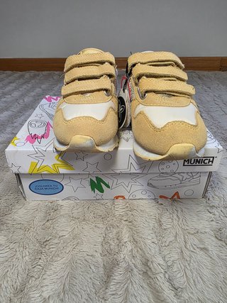 Munich Infantil talla 31 mostaza Velcro zapatillas