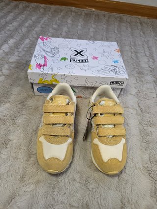 Munich Infantil talla 31 mostaza Velcro zapatillas