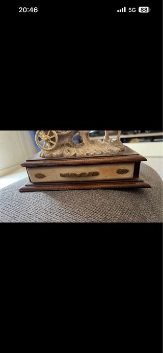 Coppia soprammobili vintage carrozze e colombe
