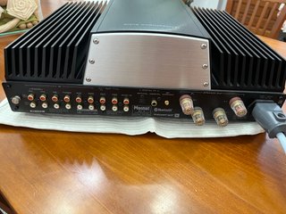 Amplificador Integrado Magnat RV4 Negro/Plata