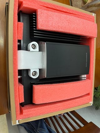 Amplificador Integrado Magnat RV4 Negro/Plata