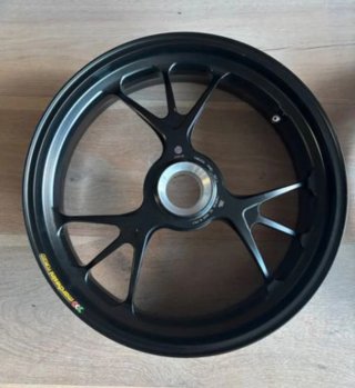 Llantas Ducati Streetfighter V4S Negras