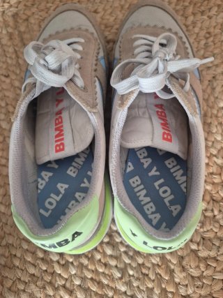Zapatillas Bimba y Lola Beige y Azul