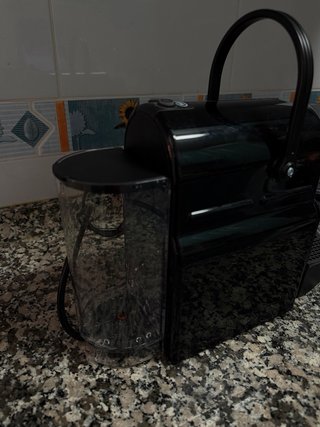 Cafetera Nespresso Inissia De'Longhi Negra