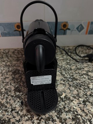 Cafetera Nespresso Inissia De'Longhi Negra