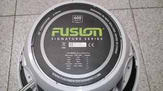 Subwoofer Fusion 600W con Amplificador Monobloque