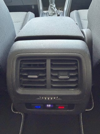 Volkswagen Touran 2.0TDI DSG Advancet&Navi 7Plaza