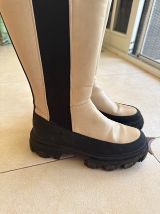 Botas altas beige y negras talla 38