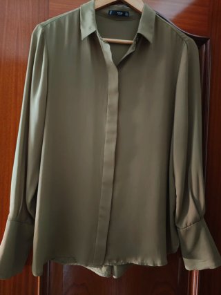 Camisa Mango Verde Oliva Talla M