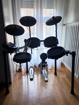 Batería Electrónica Alesis