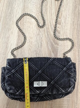 ✨ NO NEGOCIABLE ✨  Bolso vaquero negro con cadena