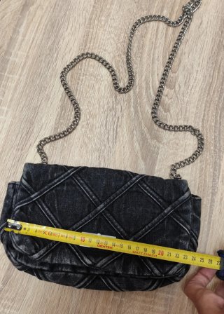 ✨ NO NEGOCIABLE ✨  Bolso vaquero negro con cadena