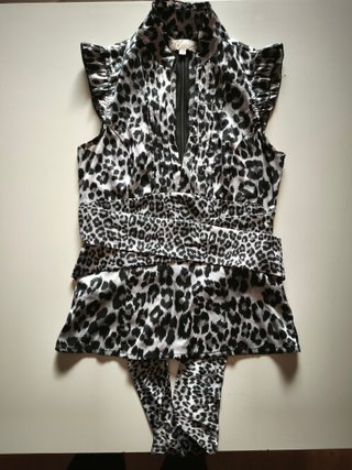 Top leopardo con lazo y volantes