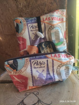 Funda libro y neceser estampado viajes