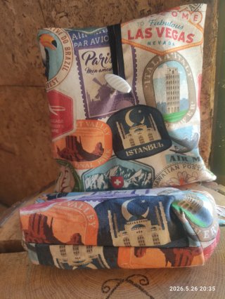 Funda libro y neceser estampado viajes