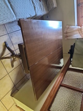 Mesa auxiliar vintage de madera