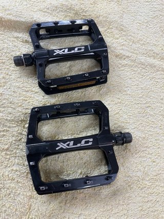 Pedales XLC negros