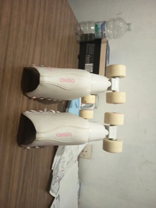 Patines blancos con detalles rosas
