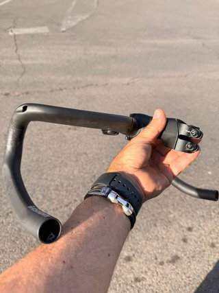 Manillar carbono Vision + porta GPS