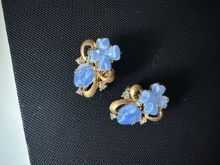 Pendientes Coro Vintage Cristal Azul y Dorado
