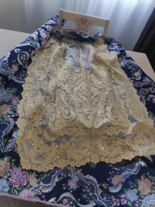 Manteletas falleras doradas y azules