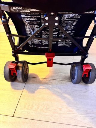 Silla de paseo Maclaren negra + funda de regalo