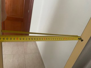 Espejo de cuerpo entero con marco de madera