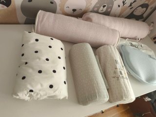 Cojines y almohada bebé