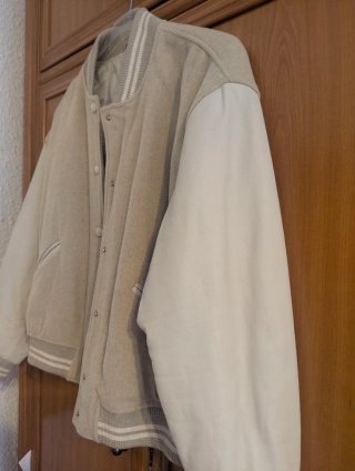 Bomber Pernille x Mango Lana y Piel Beige