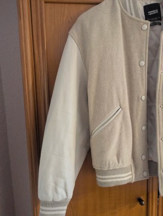 Bomber Pernille x Mango Lana y Piel Beige