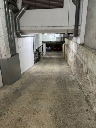 Plaza de garaje grande y de fácil acceso