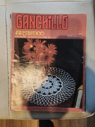 Lote 5 revistas de ganchillo