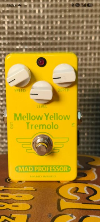 Mad Professor Mellow Yellow Tremolo Pedal