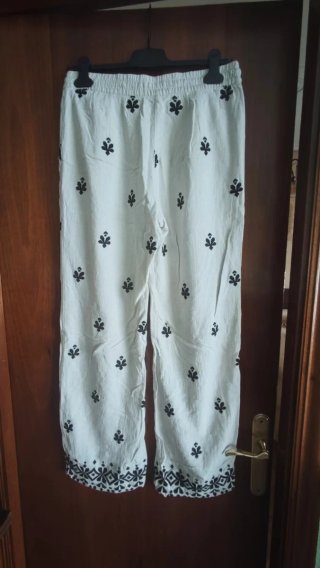 Pantalón Zara bordado