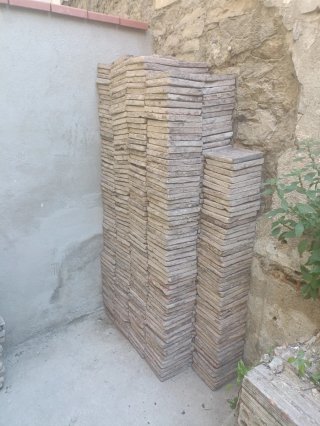 Tova ceràmica manual vermella Més de 2000 peces