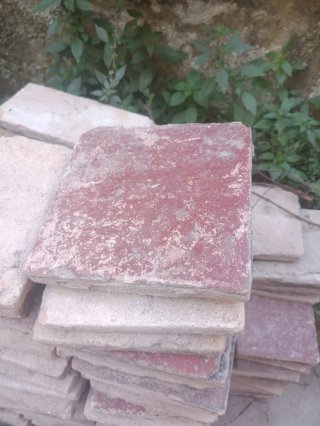 Tova ceràmica manual vermella Més de 2000 peces