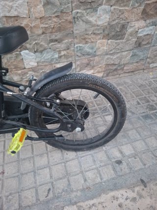 Bicicleta infantil Btwin amarilla