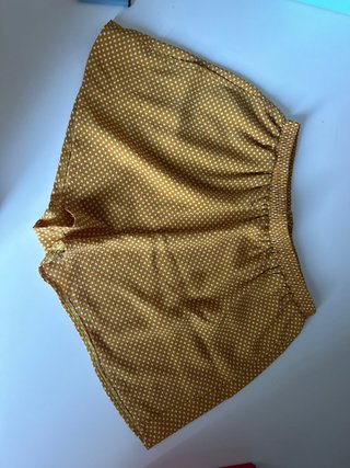 Shorts amarillos lunares blancos niña Talla L